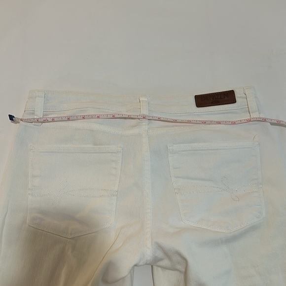 NWOT Levi's Denizen Women's Classic Modern Straight Crop Jeans in White Size 26 - Picture 7 of 12